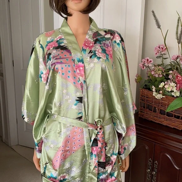 NWOT Kimono maxi length satin green pink floral peacock design robe - Picture 4 of 11